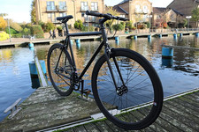 black single speed road bike/
